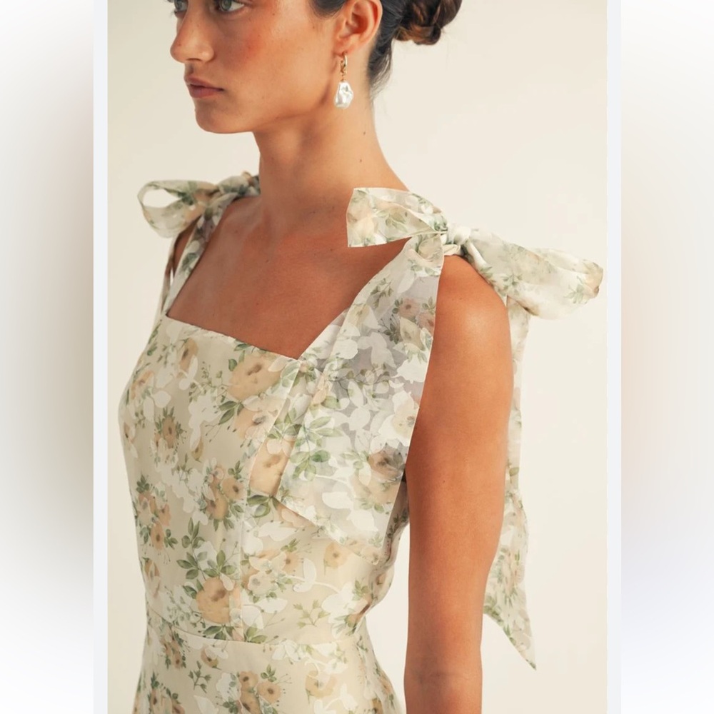 Arose Studio Carinne NWT floral Midi dress